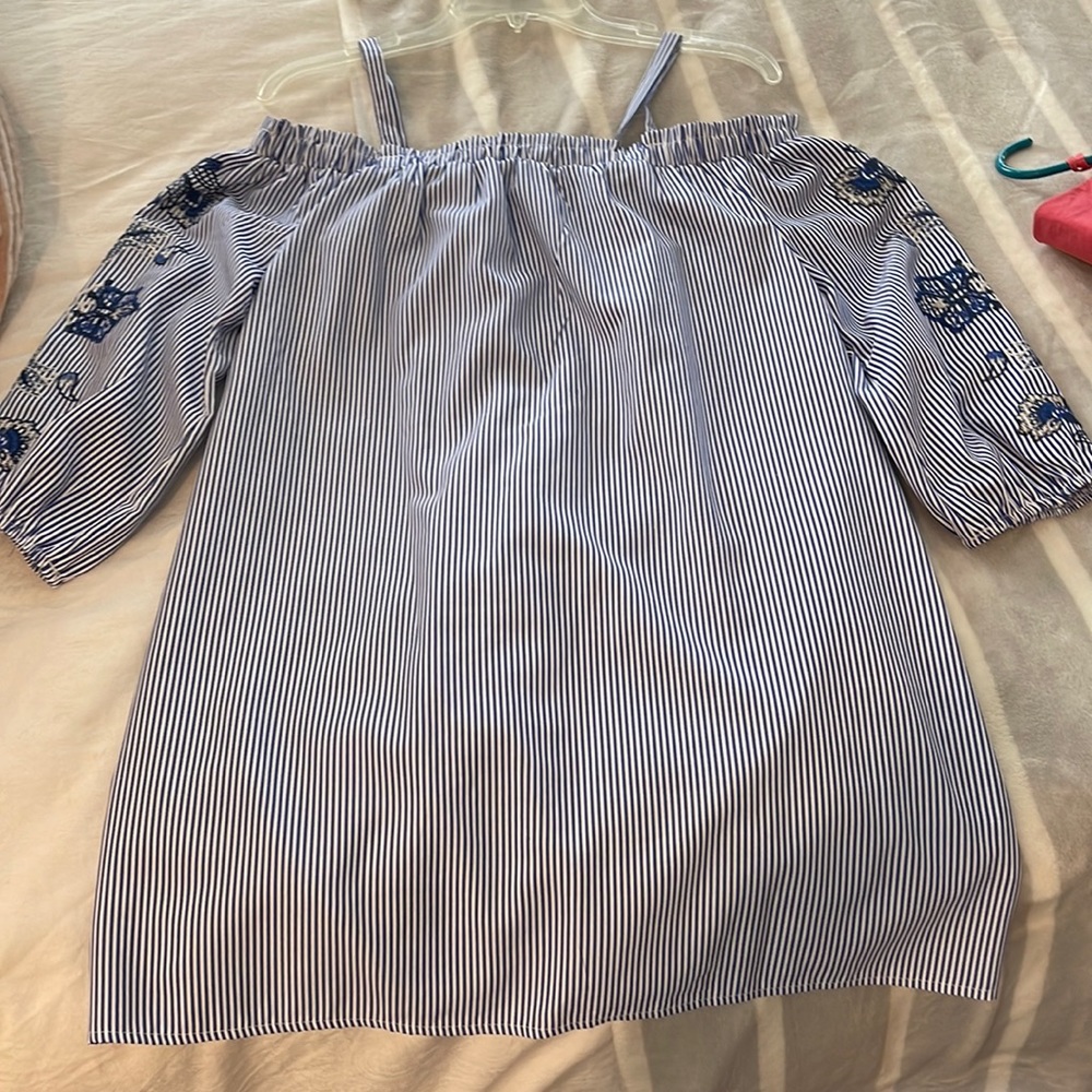 EUC worn 1x at a luau, blue & white off shoulder, puff sleeves, mini dress.
